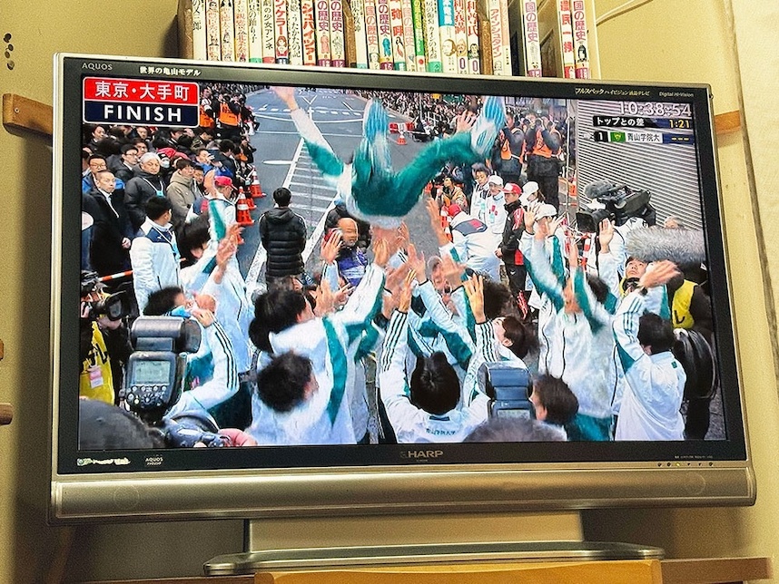 青山学院大学　歓喜の胴上げ